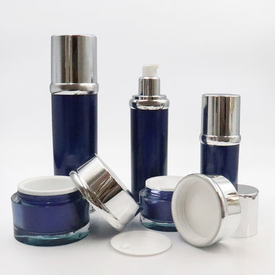 Zusammengepasste Verpackung mit Pump- und Kappe-Kosmetik mit Acrylkappe